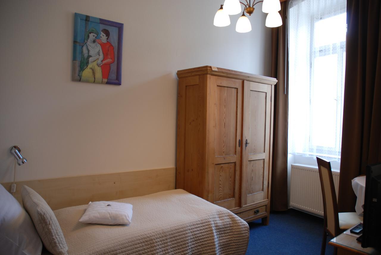 U Ruze Hotel